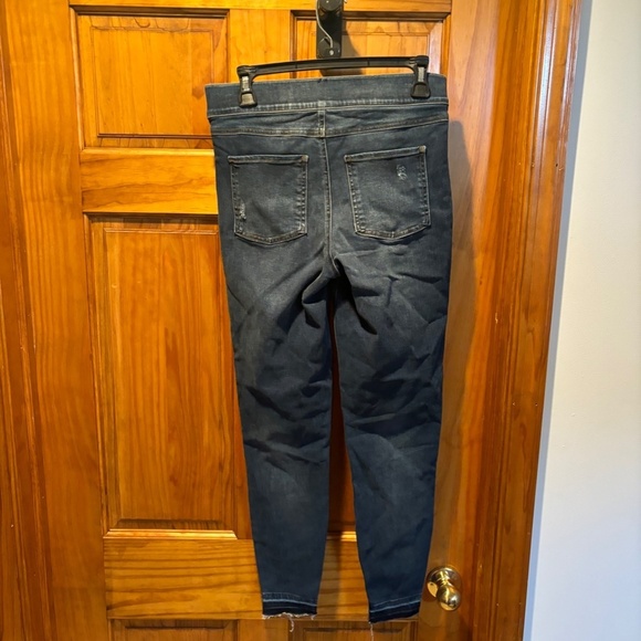Spanx Distressed Skinny Jeans Medium - Picture 3 of 7